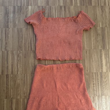 T-shirt mit mini Rock