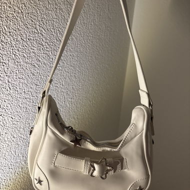 Sac bandoulière blanc avec détails étoiles