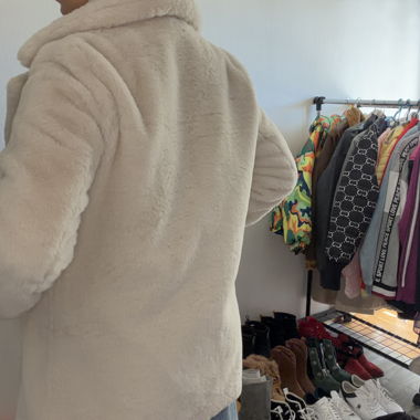 Manteau en fausse fourrure teddy beige