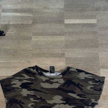T-Shirt S