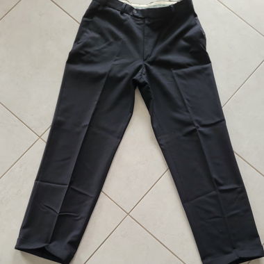 Bundfaltenhose mit Aufschlag, Grösse 24, schwarz 