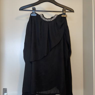 Blusa nera elegante