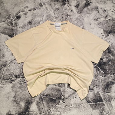 Nike small logo t-shirt 