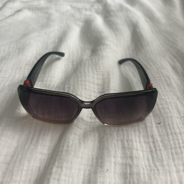 Sonnenbrille braun