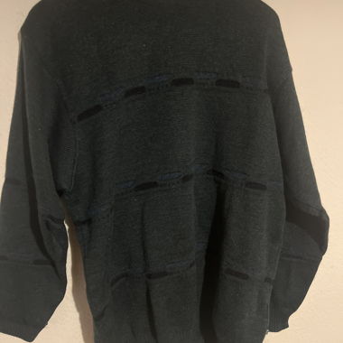 Maglione verde scuro lavorato a maglia