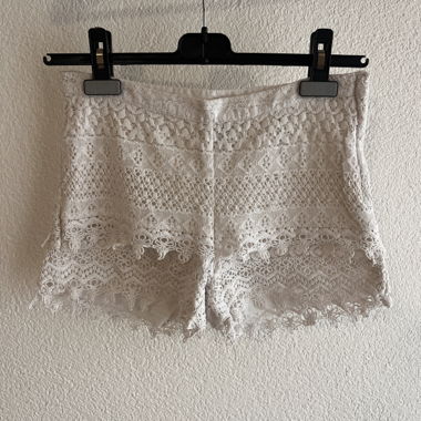 Weisse kurze Hosen