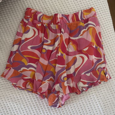Zara-Style Pucci-Shorts