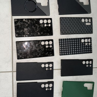 Set of 10 phone cases in carbon-look