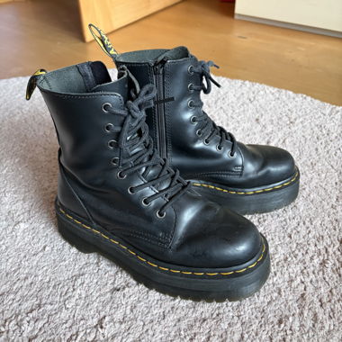Dr. Martens Plateau