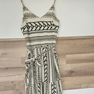 Robe à bretelles à motif, neuve