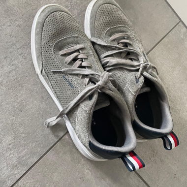 Tommy Hilfiger sneakers en suède gris t. 43