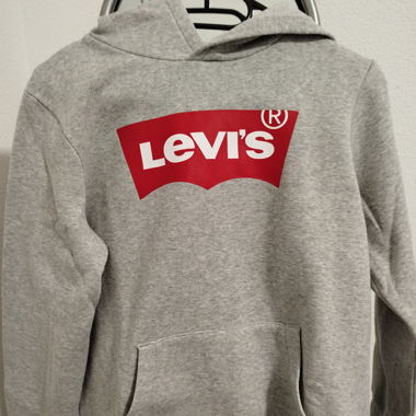 Levi's sweater