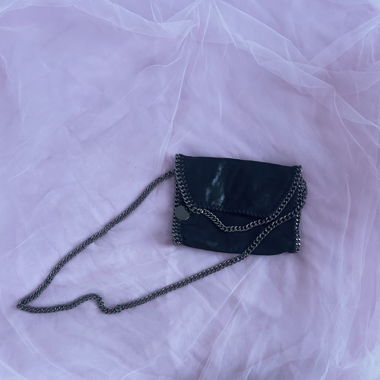 Mini-Umhängetasche mit Kette im Stil von Stella McCartney