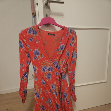 Sommerkleid floral von Zara