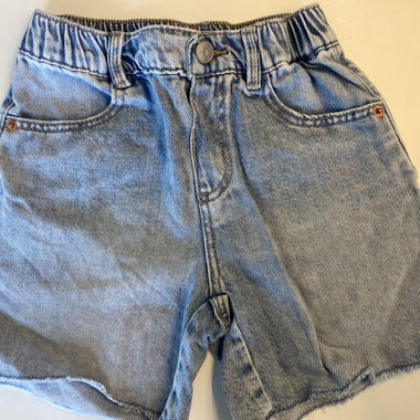 Shorts in jeans azzurri