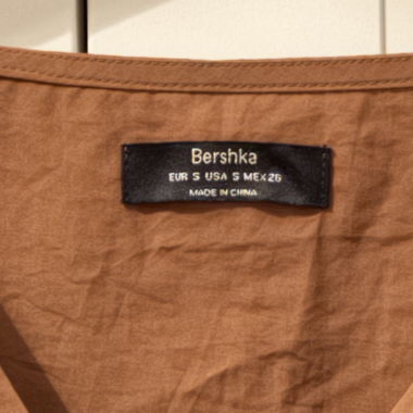 Top avvolgente marrone Bershka