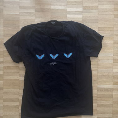boohooMAN T-Shirt mit Schmetterlingsprint M