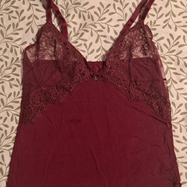 Burgundy Lace Top S