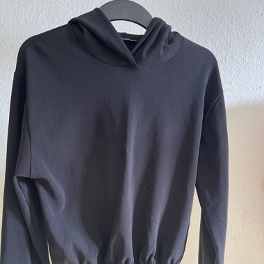 Pull manche longue à capuche 