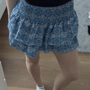 gonna blu con pantaloni