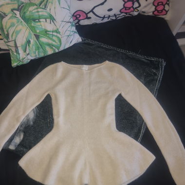 H&M cremefarbener Peplum-Pullover S