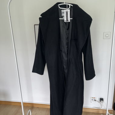 Cappotto Nero con Cintura, Mai Indossato