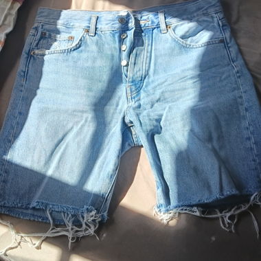 Shorts en denim à lavage léger