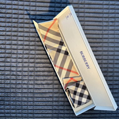 Écharpe en satin Burberry 
