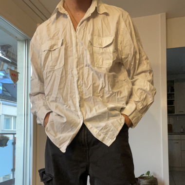 WHITE SHIRT