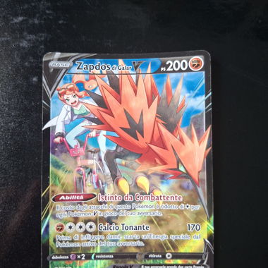 Zapdos di Galar V Pokemon Card