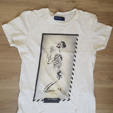 T-shirt Religion Taille M