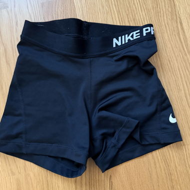 Nike pro shorts - black 