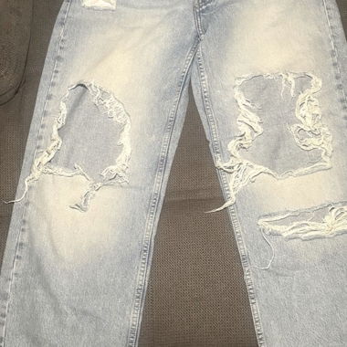 Bershka Destroyed Jeans