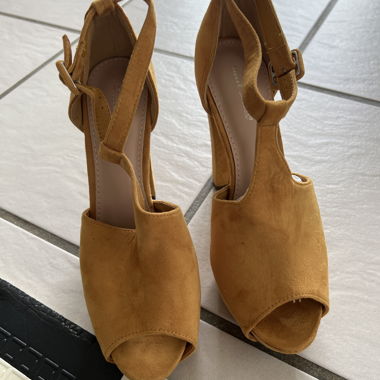 Sandales à brides