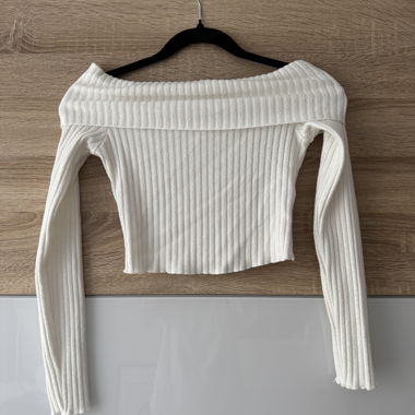 Crop-top blanc Off-Shoulder Bershka