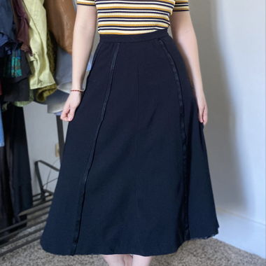 Elegant Vintage Black 100% Wool Skirt 
