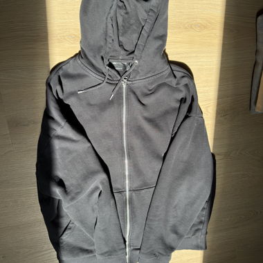 Felpa con zip nera