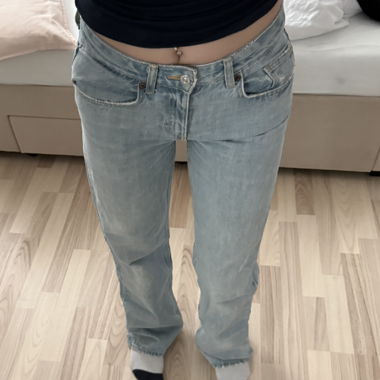 Jeans taille mi-haute ZARA