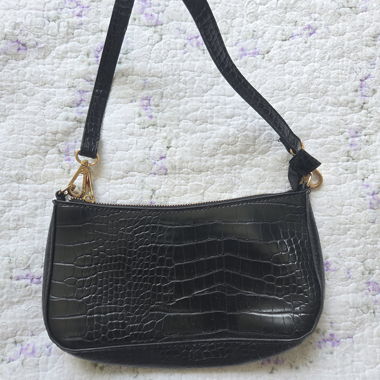 Sac à bandoulière à effet croco noir