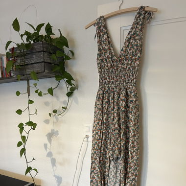 Sommerkleid mit integrierter Hose
