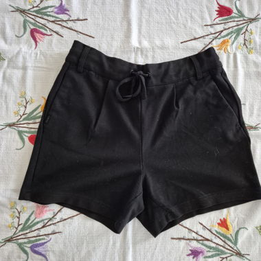 Schwarze Shorts 