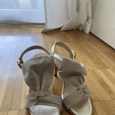 Peter Kaiser beige Sandalen