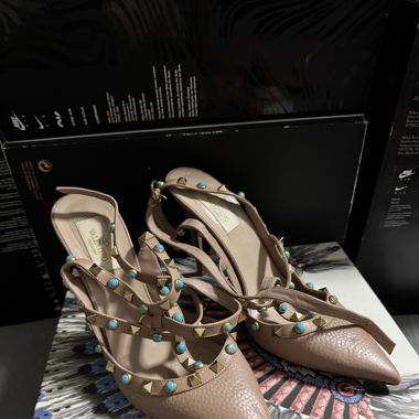 Heel Valentino Rockstud limited edition