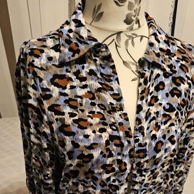 Wunderschöne moderne Kleid