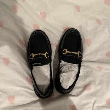 Mocassino H&M nero con dettaglio dorato taglia 39