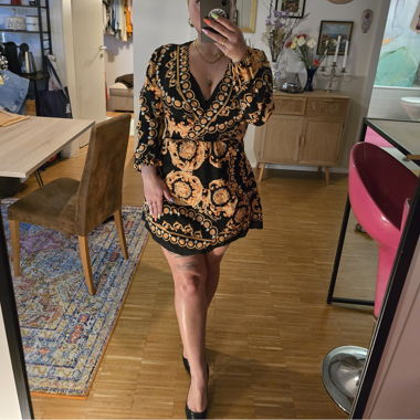 Robe au look typique Versace
