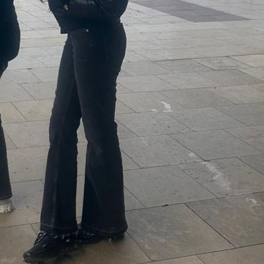 Black jeans 