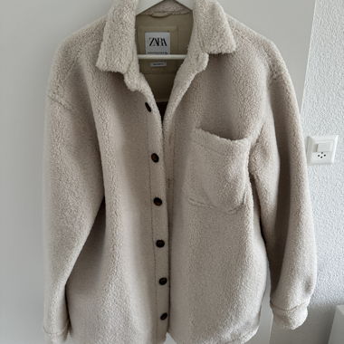 ZARA Teddyjacke beige