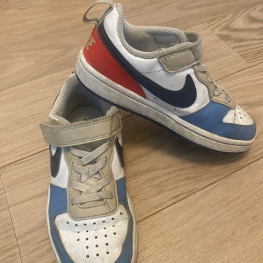 Nike Kinder Schuhe - Grösse 28