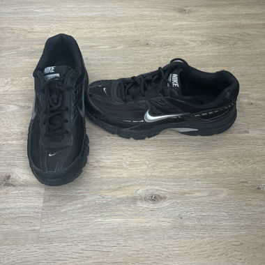 Nike Initiator